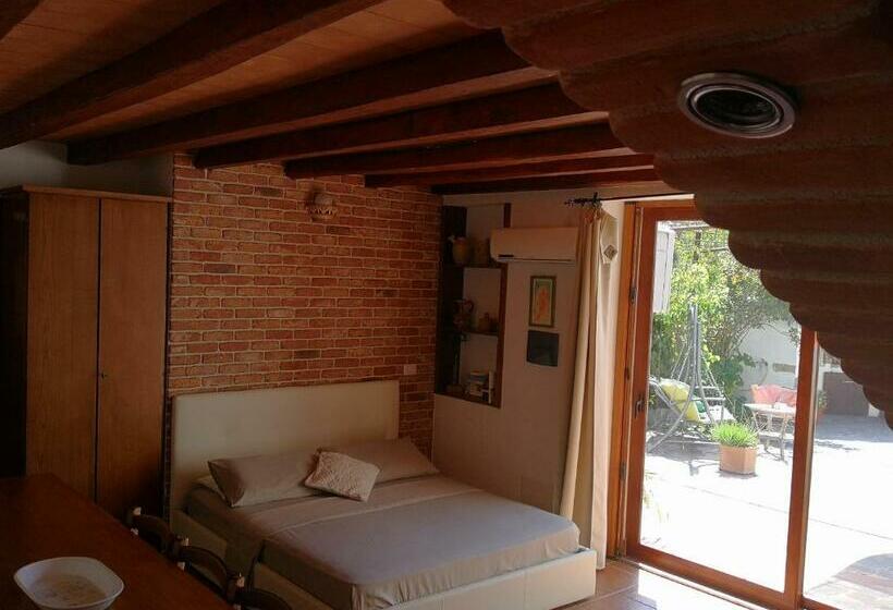 جناح مطلّ علي الحديقة, Villa Maria