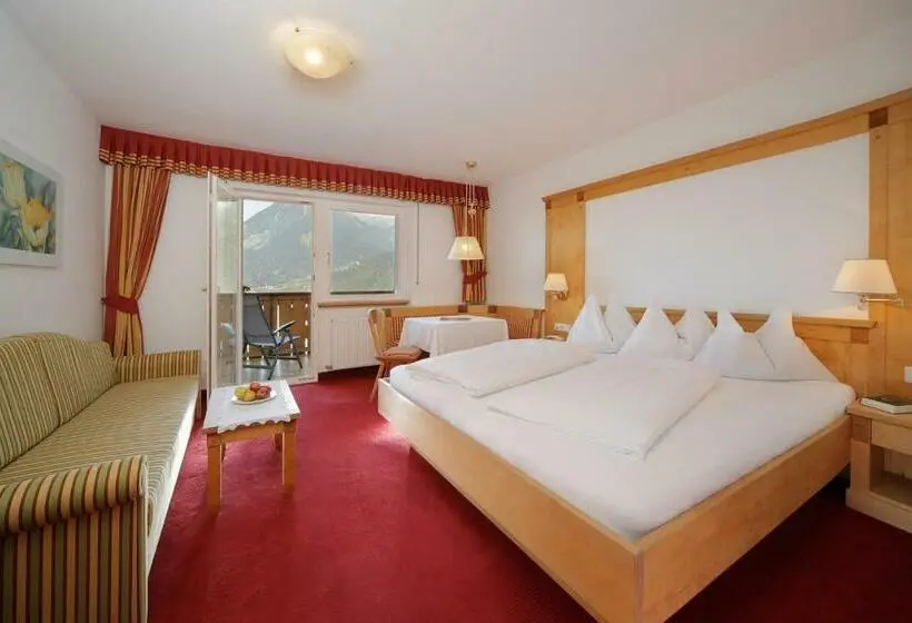 اتاق استاندارد با بالکن, Family Hotel Gutenberg