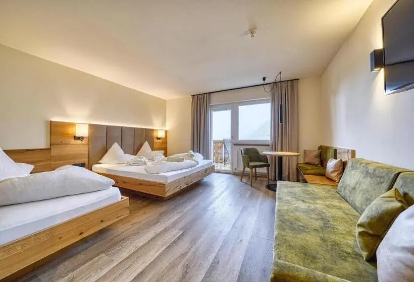 اتاق استاندارد سه نفره, Family Hotel Gutenberg