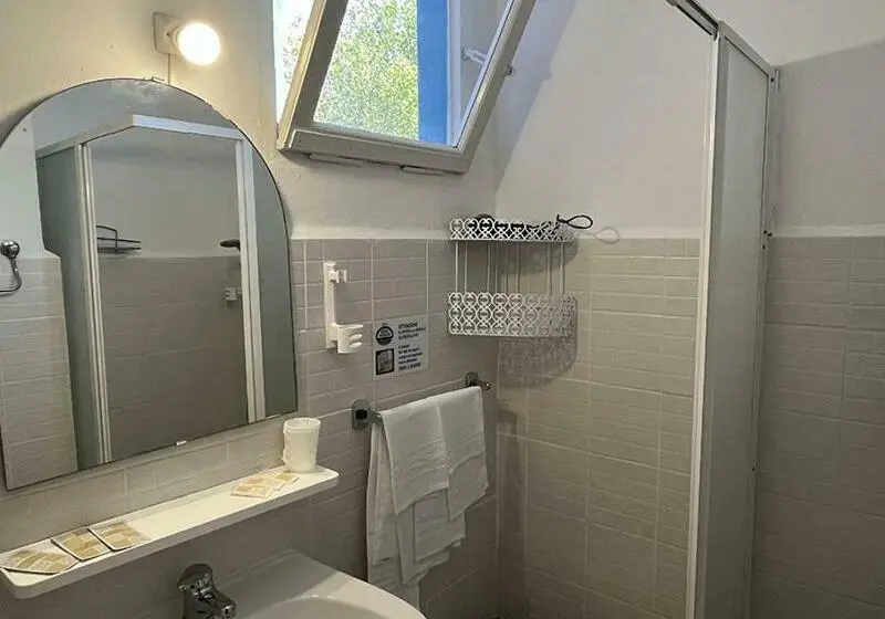 Comfort Kolmen Hengen Huone, Caravan