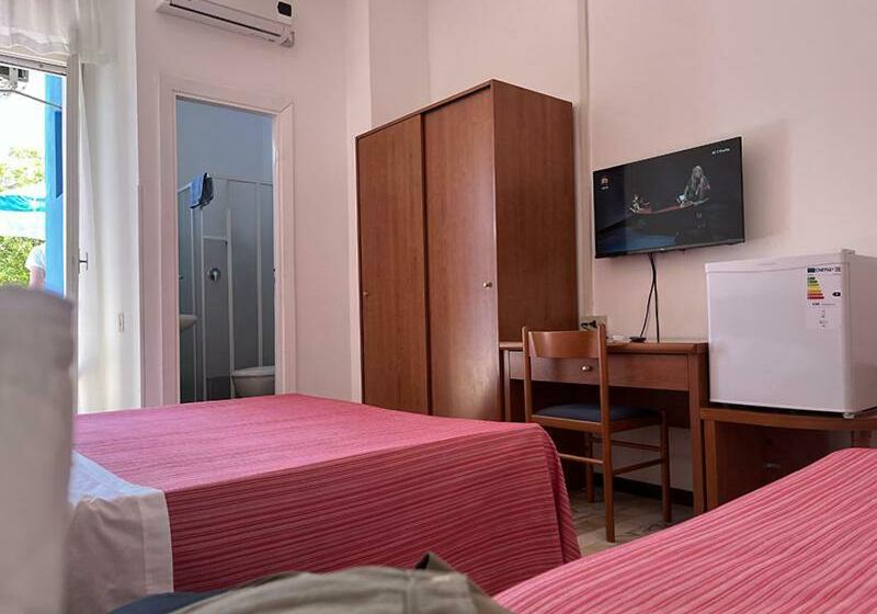 컴포트 트리플 룸, Caravan