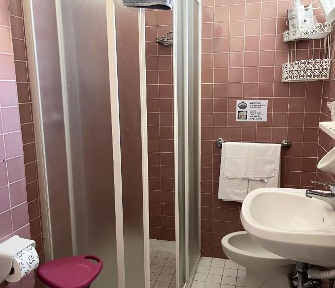 스탠다드 룸, Caravan