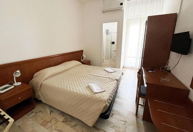 스탠다드 룸, Caravan