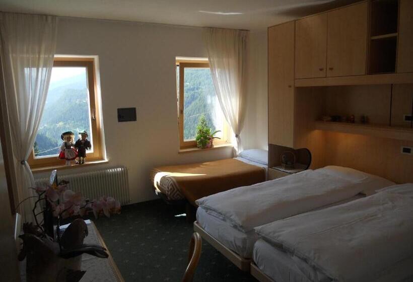 غرفة قياسية ثلاثية, Garni Excelsior