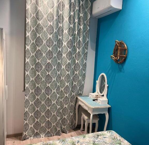 اتاق استاندارد سه نفره, Nice