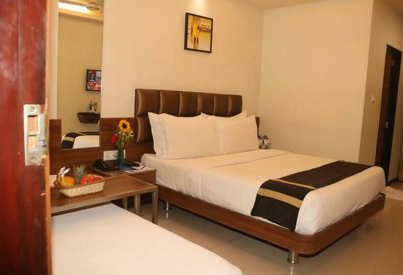 חדר סופריור, Kyriad Hotel Indore By Othpl