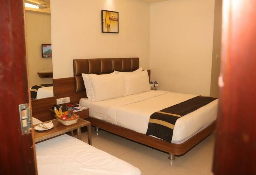 Номер Superior, Kyriad Hotel Indore By Othpl