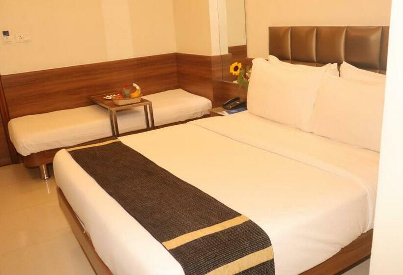 חדר סופריור, Kyriad Hotel Indore By Othpl