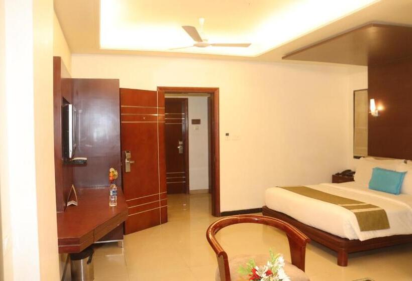 סוויטה, Kyriad Hotel Indore By Othpl