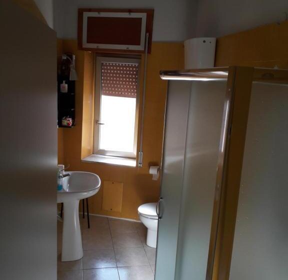 חדר קומפורט לשלושה, B&b Business Vacanze