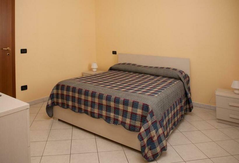 اتاق استاندارد سه تخته با چشم‌انداز باغ, B&b Casa Liberty