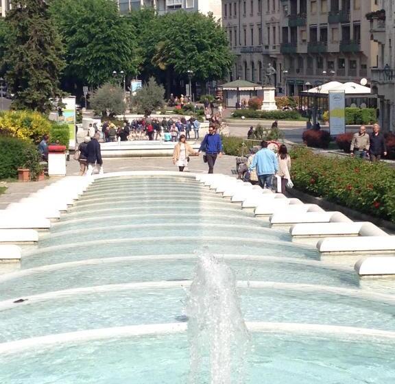 חדר סטנדרט לשלושה עם נוף לגינה, B&b Casa Liberty