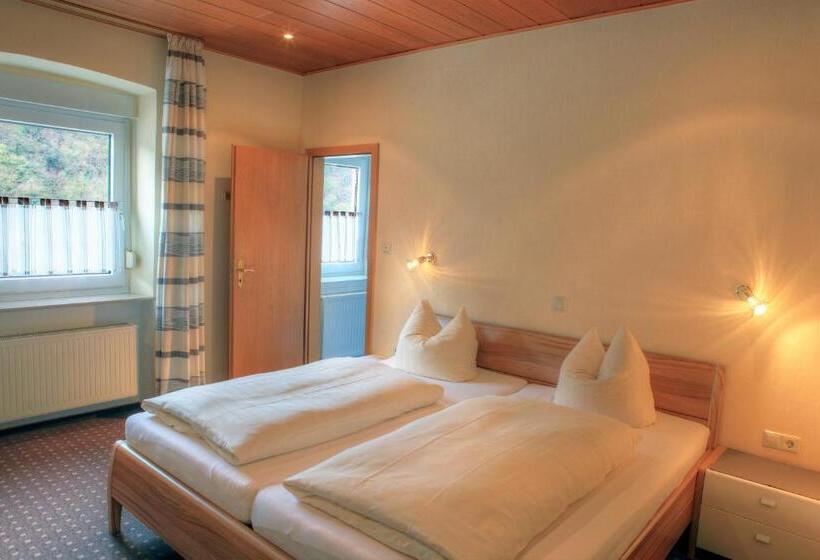 Номер Стандарт, Moselterrasse