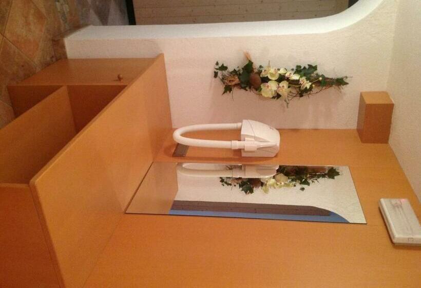 חדר סטנדרט לשלושה, Garni Bergland