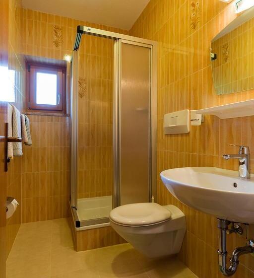 חדר סטנדרט לשלושה, Garni Bergland