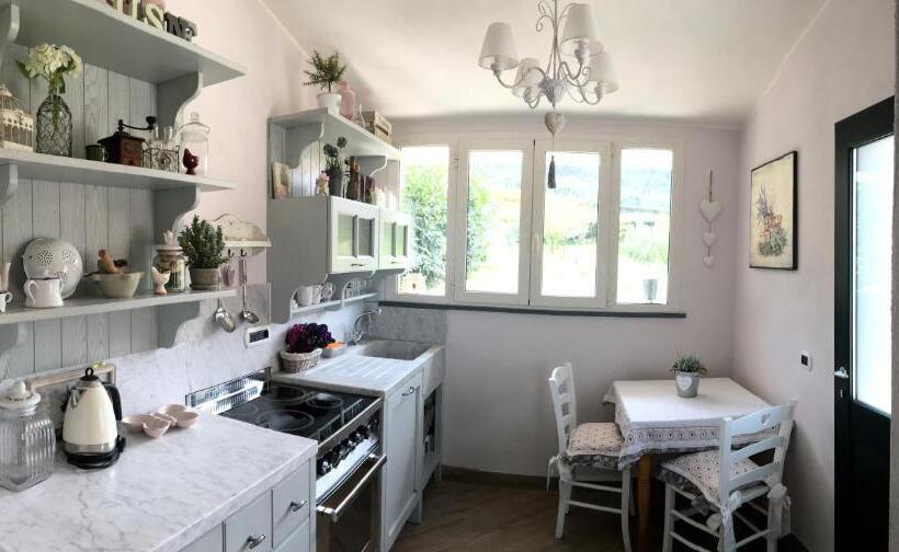 آپارتمان 1 خوابه با چشم‌انداز باغ, La Casa Di Menny Maison De Campagne