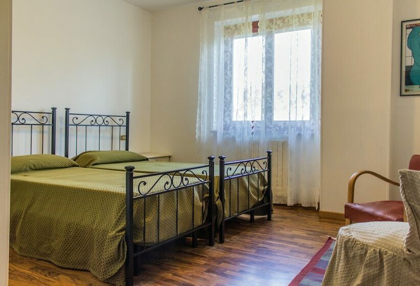 غرفة قياسية, Le Monachette