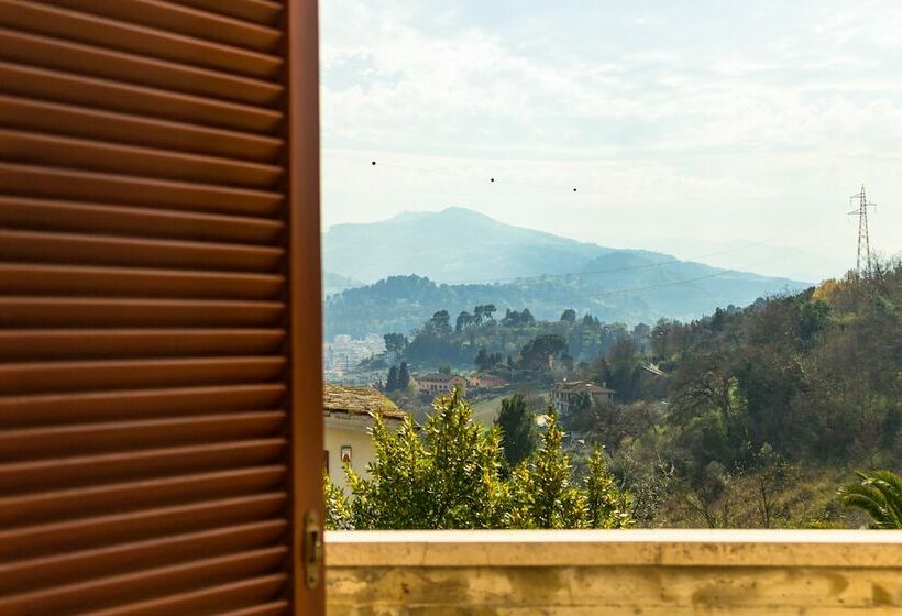 غرفة قياسية, Le Monachette