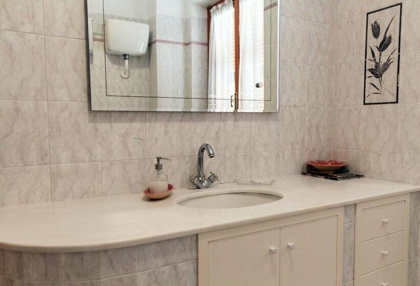 غرفة قياسية, Le Monachette