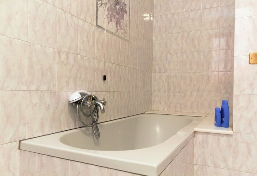 غرفة قياسية, Le Monachette