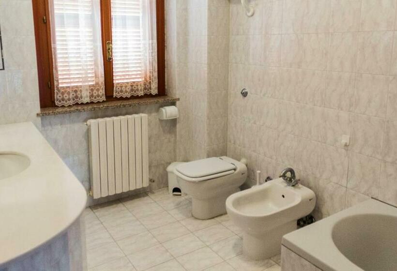 غرفة قياسية, Le Monachette