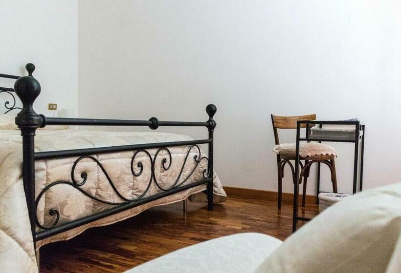 غرفة قياسية, Le Monachette