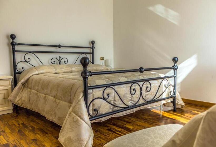 غرفة قياسية, Le Monachette