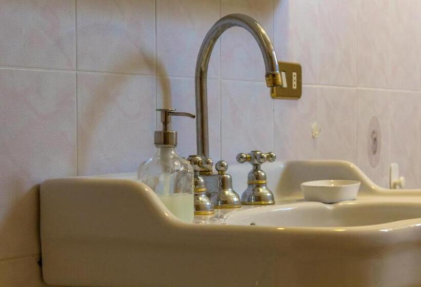 غرفة قياسية, Le Monachette