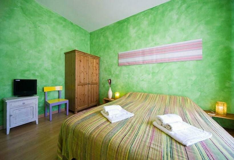 Standard Room, Matlis