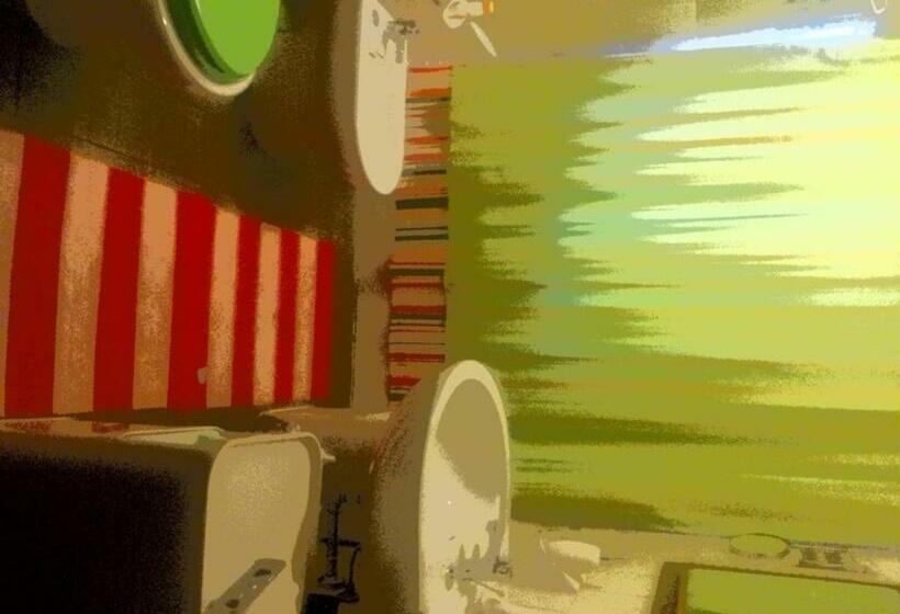 Quarto Estandar Banheiro Compartilhado, Su Planu