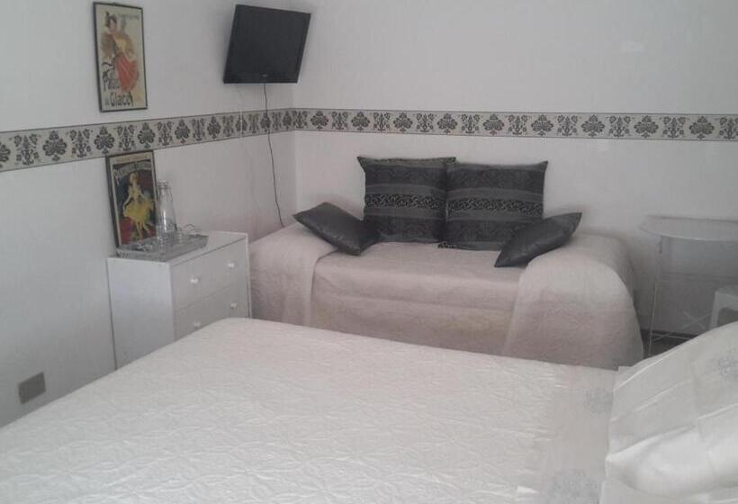 스탠다드 트리픔 룸 공동욕실, Su Planu