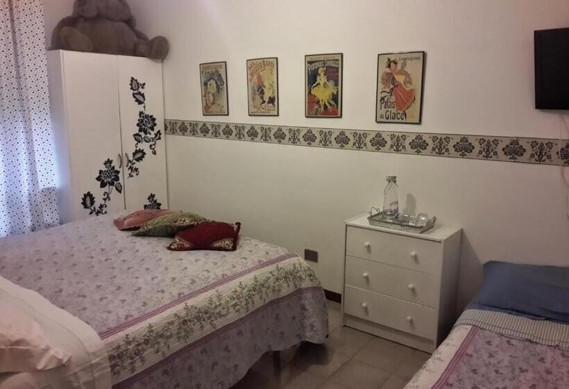 Quarto Triplo Estandar Banheiro Compartilhado, Su Planu