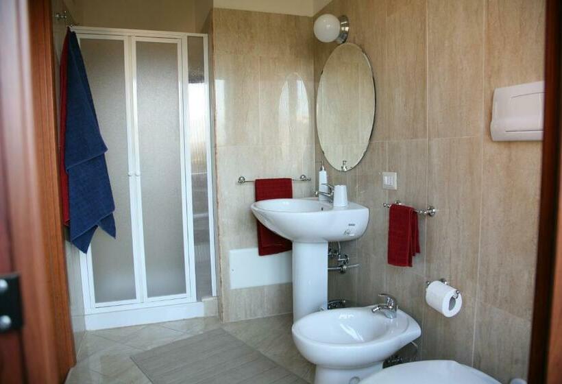 豪华单人间, Sun And Beach