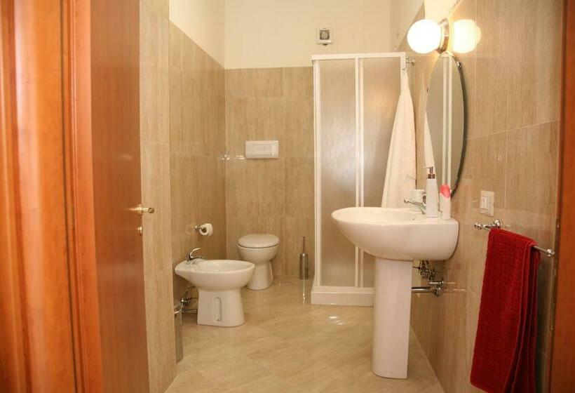 四人标准间, Sun And Beach