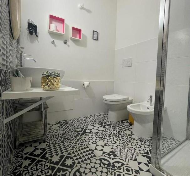 חדר סטנדרט לשלושה, Torremana