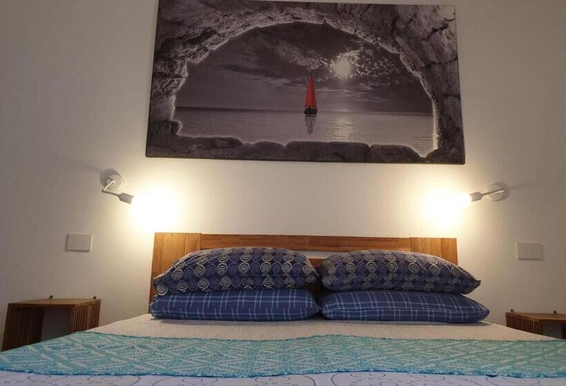 חדר סופריור לשלושה, Torremana