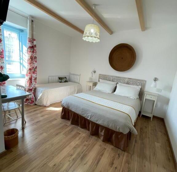 חדר סטנדרט לשלושה, Torremana