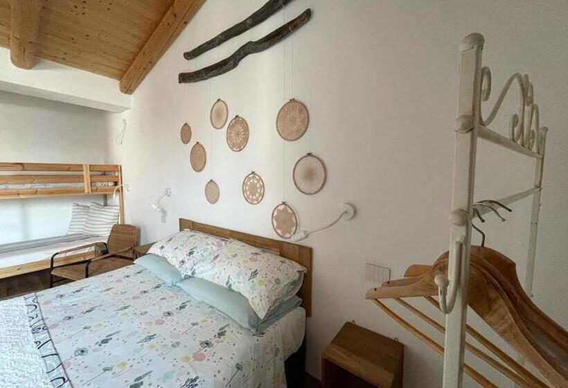 חדר סופריור לשלושה, Torremana