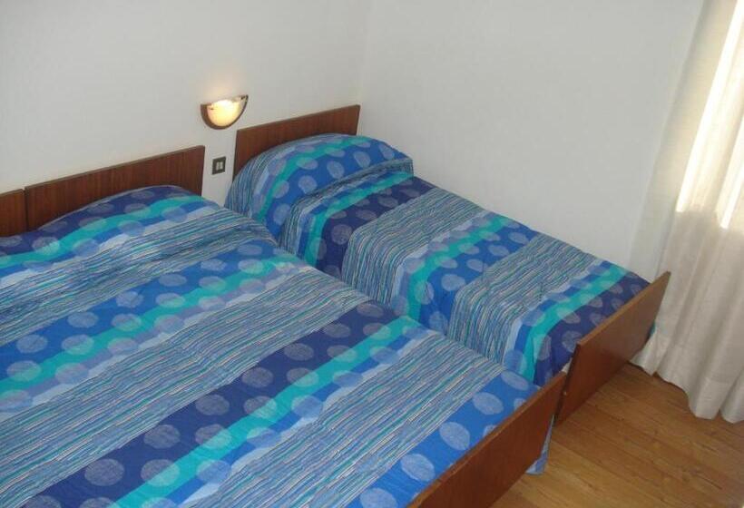 スタンダードトリプルルーム, Albergo Larese