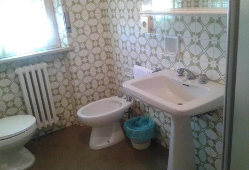 غرفة قياسية ثلاثية, Albergo Tenda Verde