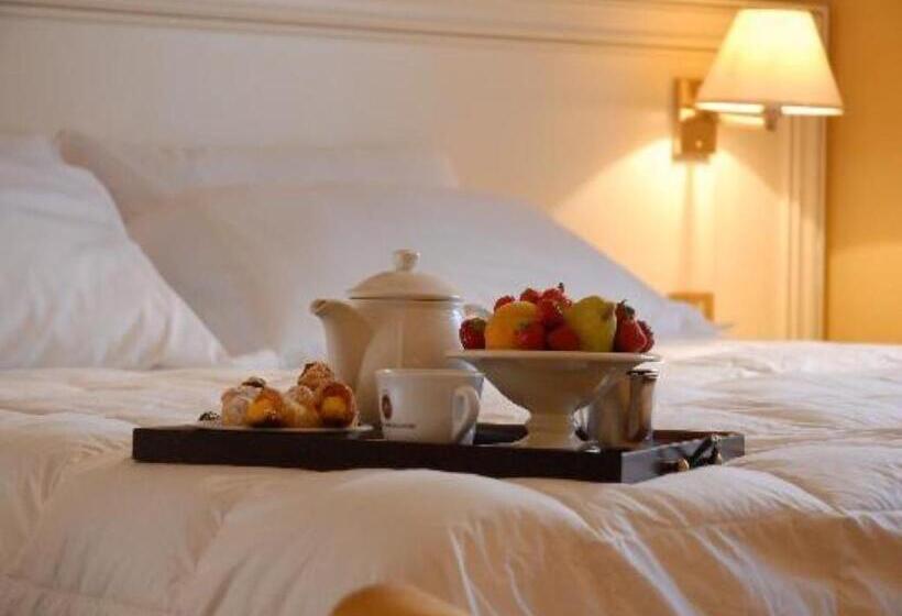 غرفة قياسية مزوَّدة بشُرفة, Ginepro