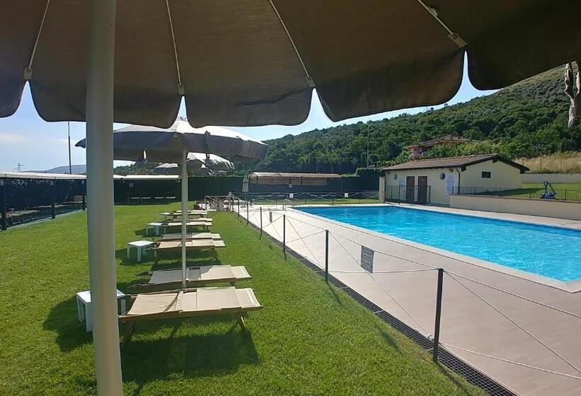 חדר סטנדרט לארבעה, Piscina La Suite