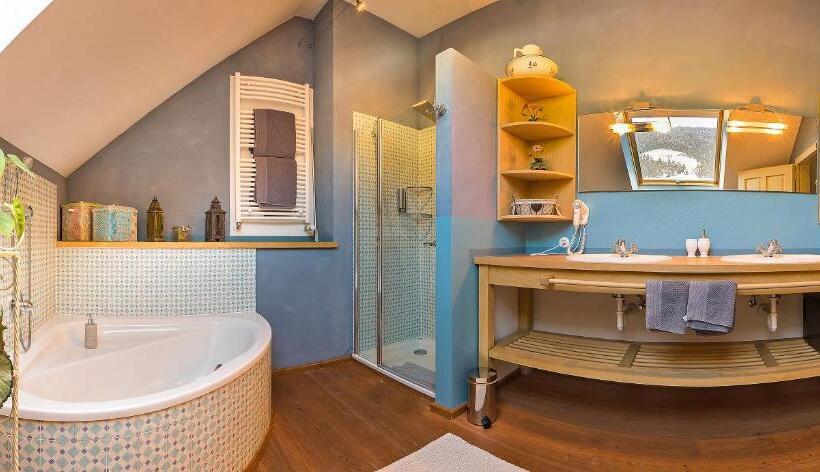 غرفة ديلوكس, Zenana Boutique