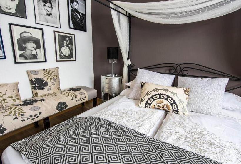 غرفة ديلوكس, Zenana Boutique