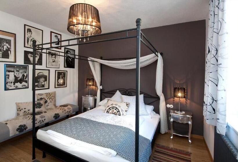 غرفة ديلوكس, Zenana Boutique