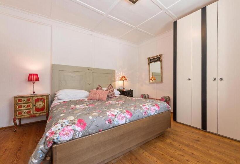 شقة غرفة واحدة ذات إطلالة, Zenana Boutique