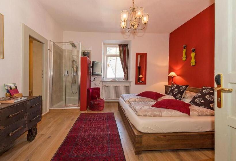 غرفة قياسية, Zenana Boutique