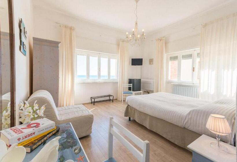 اتاق لوکس با چشم‌انداز دریا, B&b Livia