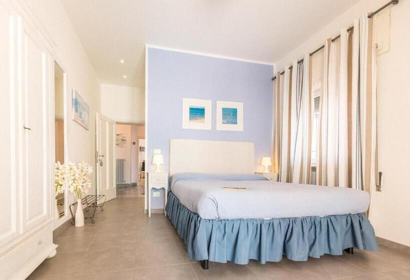 اتاق استاندارد با بالکن و چشم‌انداز دریا, B&b Livia