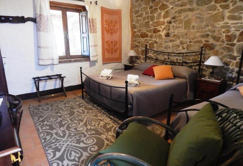 חדר סטנדרט לשלושה עם טרסה, Affittcamere Jannas